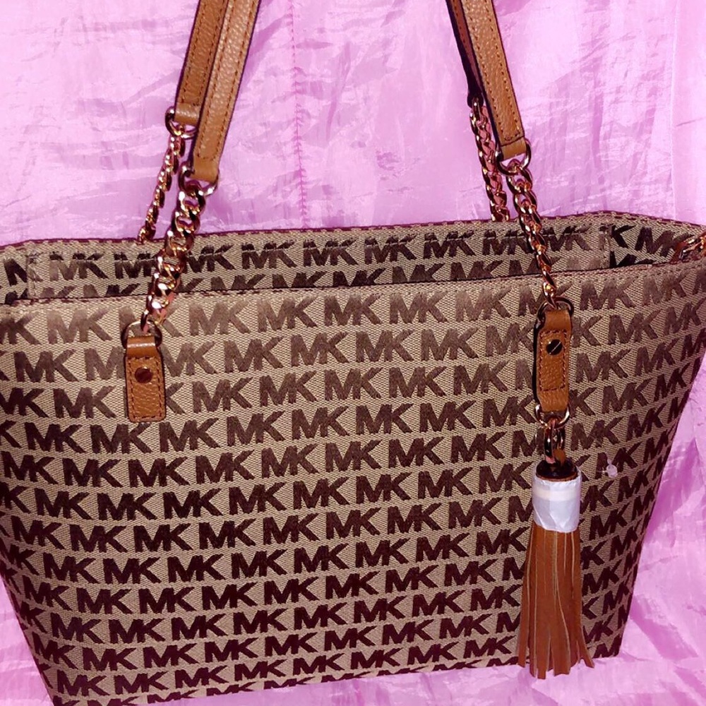 Authentic jet set chain tassel Michael Kors bag!!!